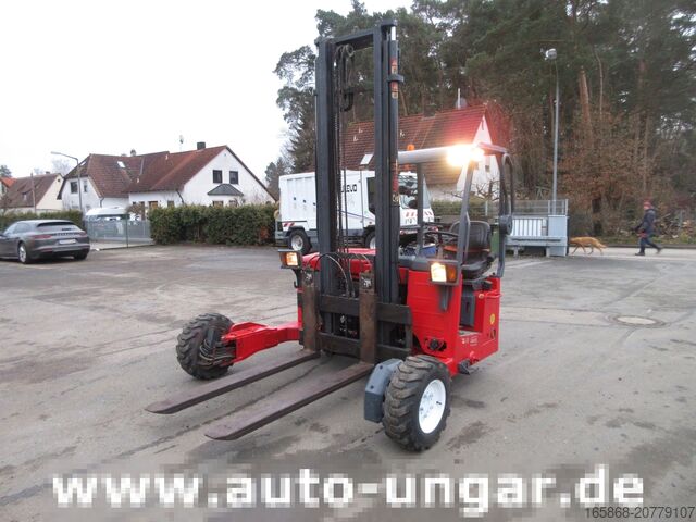 Viličar nameščen na tovornjak Moffett M4 M25.4 4-Wege Mitnahmestapler Allrad G