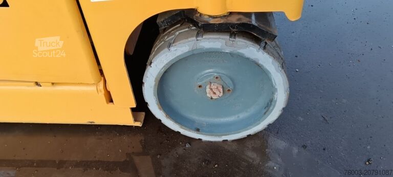 Scissor lift Haulotte Compact 14 - 14 m, electric