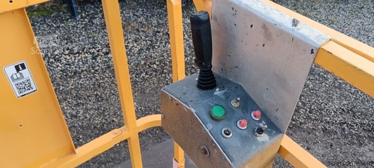 Scissor lift Haulotte Compact 14 - 14 m, electric