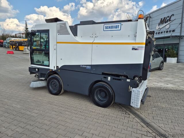 Ielu tīrīšanas mašīna Schmidt Cleango 400 / SUPER CONDITION / 3 brush