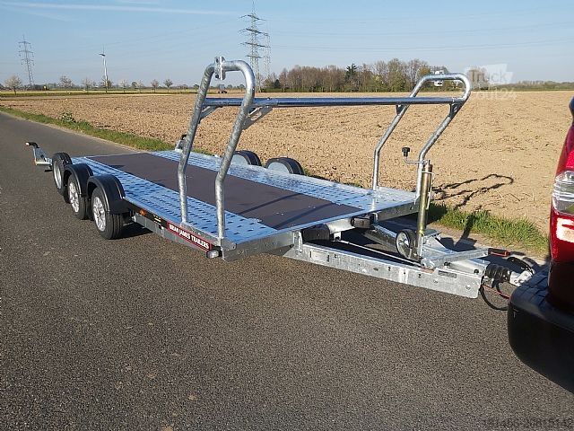 Autotransportieris Brian James Trailers A4 Motorsport Trailer Aluf. Reifenregal