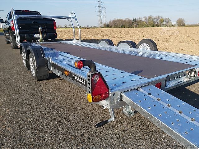 Autotransportieris Brian James Trailers A4 Motorsport Trailer Aluf. Reifenregal