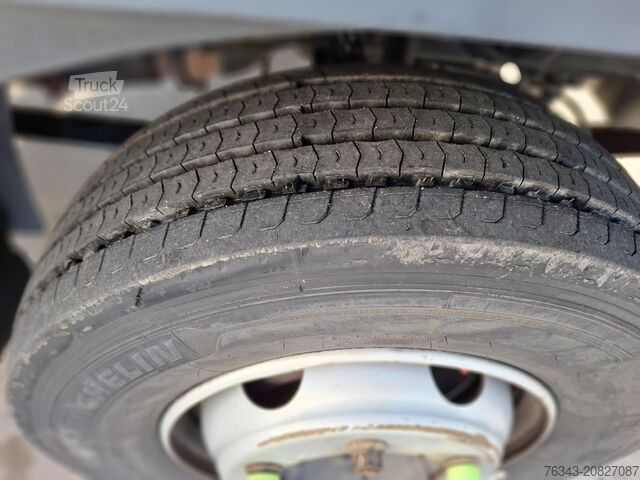 Tovorno vozilo s kesonom MAN TGL 12.220 BL - E6