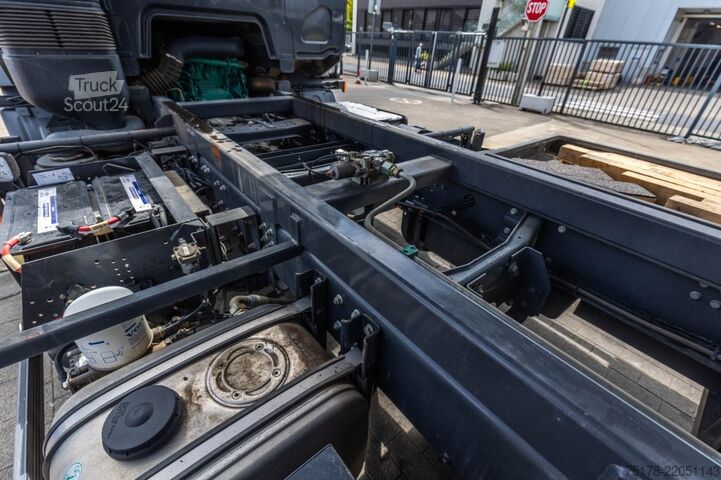 شاحنة قلابة VOLVO FL 290 - 21.000 KM