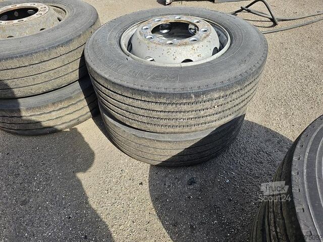 2014 BRIDGETONE ȘI ALTELE 8 ANVELOPE PENTRU REMORCĂ FOLOSITE DIMENSIUNEA 265/70 R19.5 CU JANTĂ BRIDGETONE AND OTHERS 8 USED TRAILER TIRES  SIZE 265/70 R19.5 WITH RIM