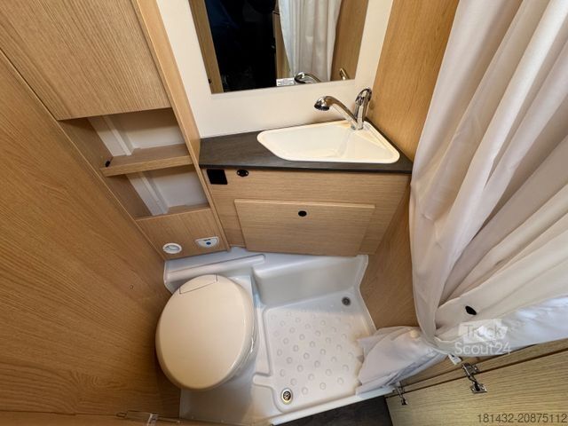 Félintegrált lakóautó SUNLIGHT TS 67 Modell 2026