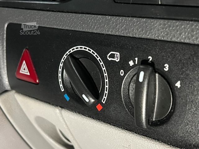 Minibusz VOLKSWAGEN T5 Kombi 2.0 Tdi Lang L2 9Sitzer Automatik Klima