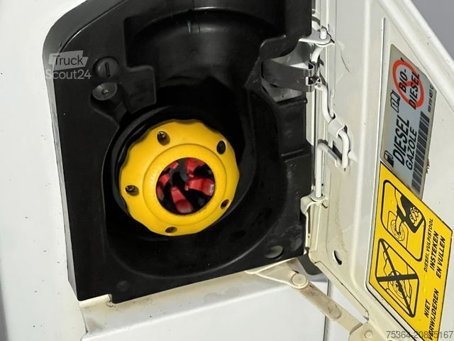 Minibusz VOLKSWAGEN T5 Kombi 2.0 Tdi Lang L2 9Sitzer Automatik Klima