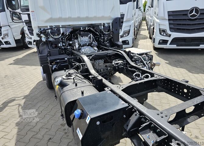 шасі вантажівки Fuso Canter 6C18 4x4 Fahrgestell
