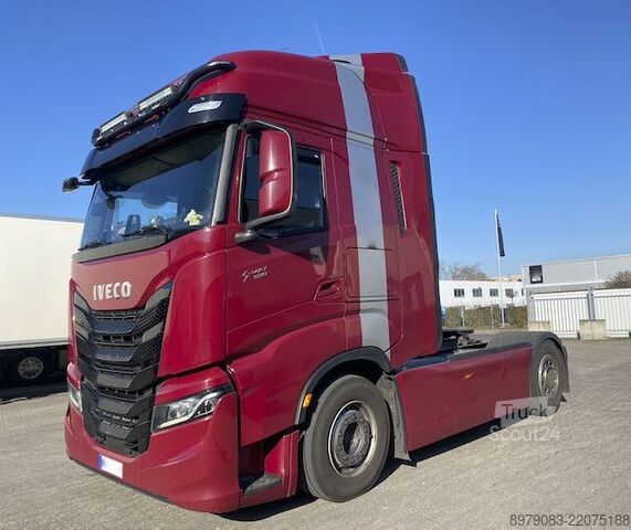 Trattore stradale standard Iveco S Way 530