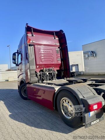 Trattore stradale standard Iveco S Way 530