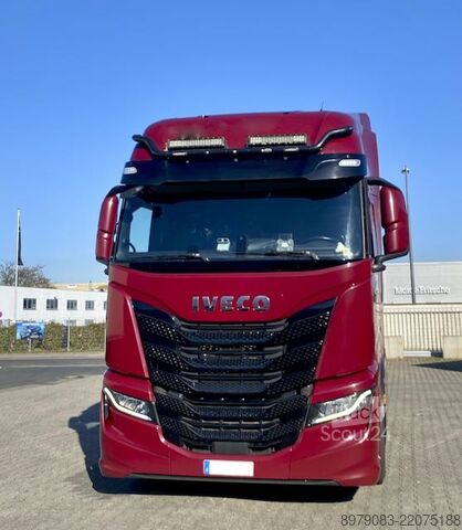 Trattore stradale standard Iveco S Way 530