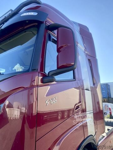 Trattore stradale standard Iveco S Way 530