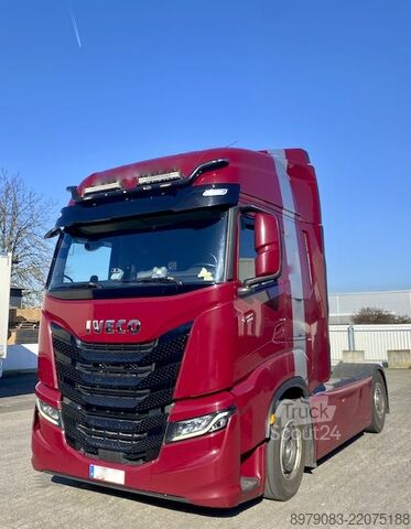 Trattore stradale standard Iveco S Way 530