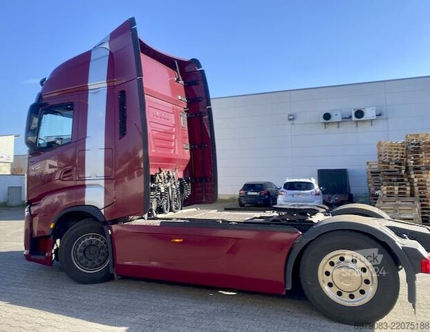 Trattore stradale standard Iveco S Way 530