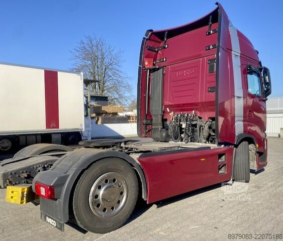 Trattore stradale standard Iveco S Way 530