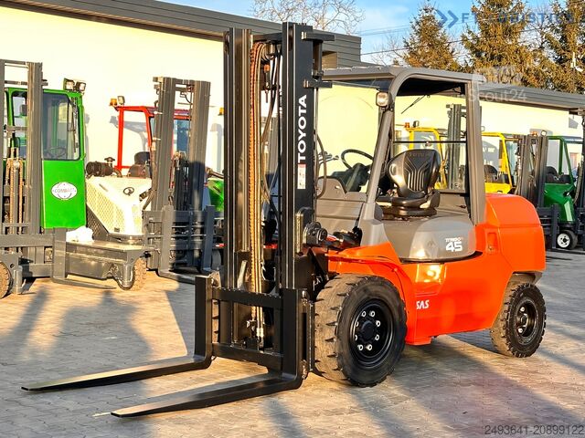 Motostivuitor Toyota 42-4FD40 / DIESEL / 4500KG / DUPLEX / FO