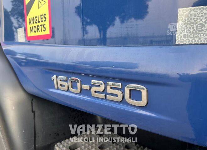 IVECO 160E25 KAMION SA FURGONOM I HIDRAULIČNOM PLATFORMOM Iveco EUROCARGO 160E25