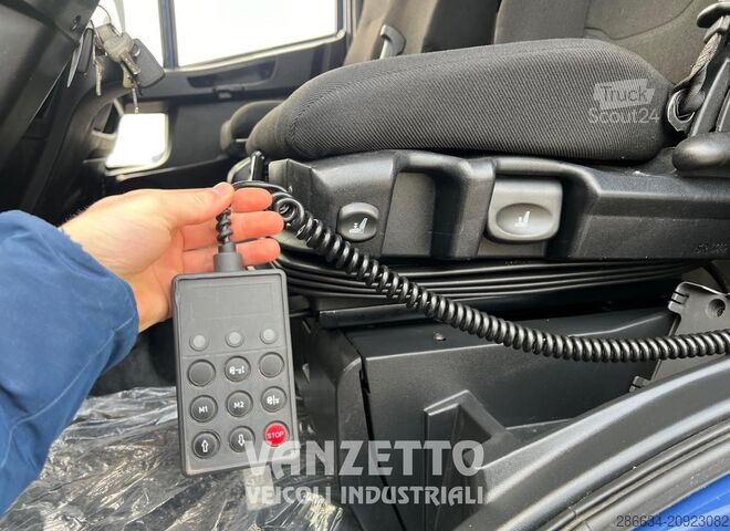 IVECO 160E25 KAMION SA FURGONOM I HIDRAULIČNOM PLATFORMOM Iveco EUROCARGO 160E25