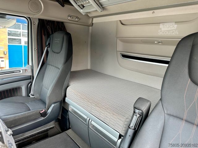 Standardowy ciągnik siodłowy DAF XF 530 FT SZM 4x2