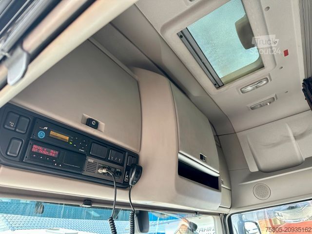 Standardowy ciągnik siodłowy DAF XF 530 FT SZM 4x2