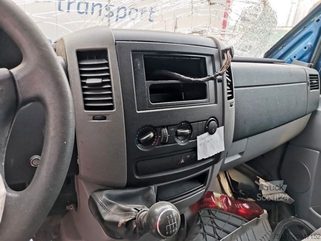 Kühltransporter VOLKSWAGEN Crafter 2.0TDI/100KW KÜHLKOFFER/ UNFALL!