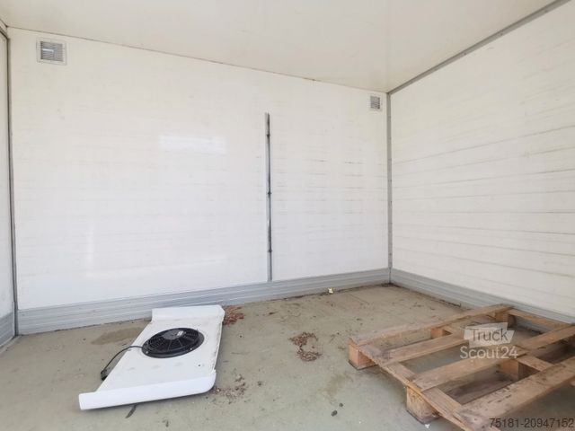 Kühltransporter VOLKSWAGEN Crafter 2.0TDI/100KW KÜHLKOFFER/ UNFALL!