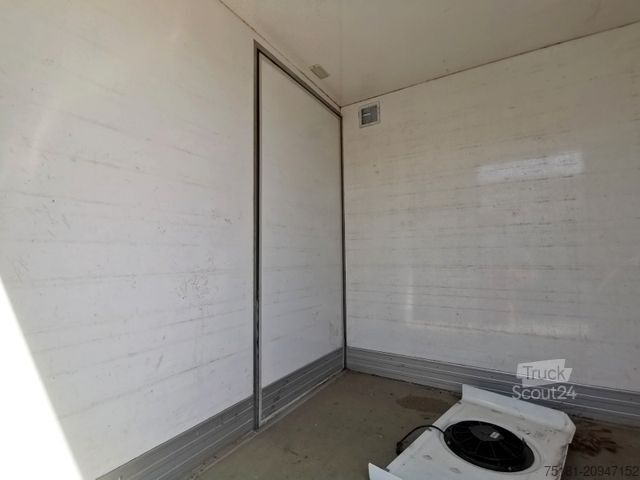 Kühltransporter VOLKSWAGEN Crafter 2.0TDI/100KW KÜHLKOFFER/ UNFALL!