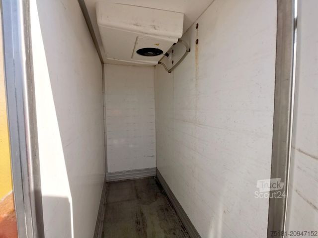 Kühltransporter VOLKSWAGEN Crafter 2.0TDI/100KW KÜHLKOFFER/ UNFALL!