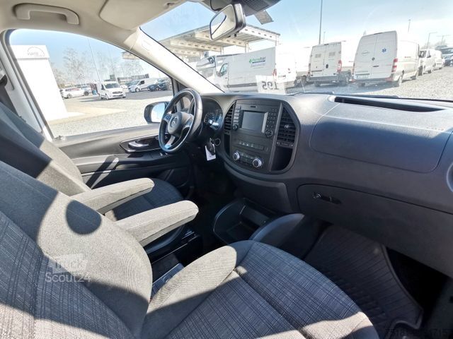 Microbuz MERCEDES-BENZ Vito Tourer 119 CDI/AT 4X4/ 8 SITZE/ LED/ AHK