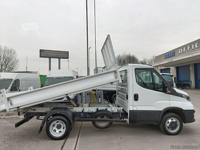 3.0 cc MOD: 2025 BASCULANTE COM CAÇAMBA BASCULANTE Iveco daily 35c16