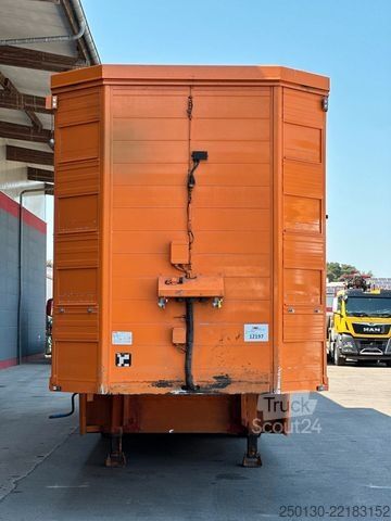 Semi-remorque pour bétail Finkl SAV35 4.Stock Hubdach Lift Tränke Tridec