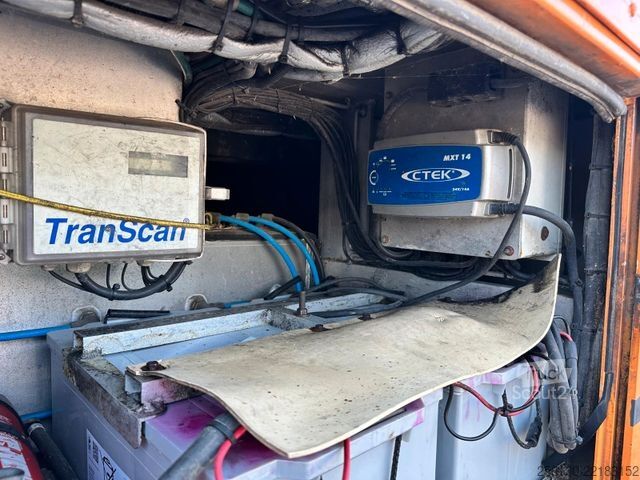 Semi-remorque pour bétail Finkl SAV35 4.Stock Hubdach Lift Tränke Tridec