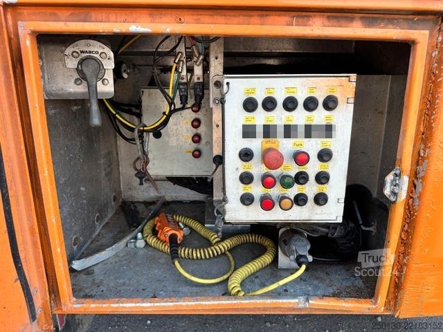 Semi-remorque pour bétail Finkl SAV35 4.Stock Hubdach Lift Tränke Tridec