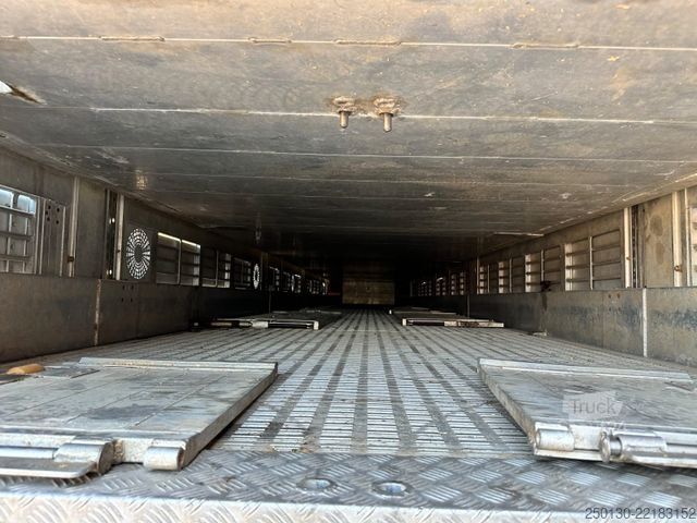 Semi-remorque pour bétail Finkl SAV35 4.Stock Hubdach Lift Tränke Tridec