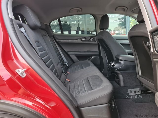 Pick-up ALFA ROMEO Stelvio 2.2D 16V Business AT8-Q4 - ASSISTS - AHK