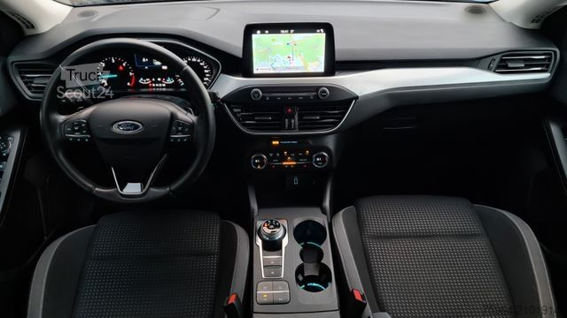 Bestelwagen FORD Focus Limo 1.5 TDCi AUT  Cool & Connect