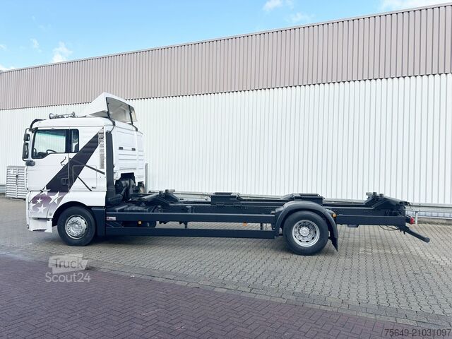 Speciale doeleinden vrachtwagen MAN TGA 18.350 4x2 LL TGA 18.350 4x2 LL, Fahrschulausstattung