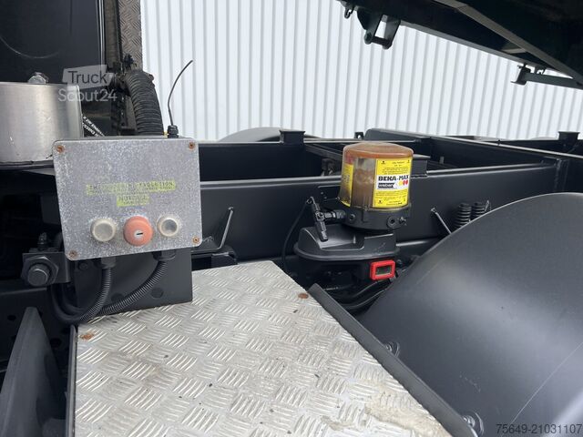 Camion-benne tricar Mercedes-Benz Arocs 3243 K 8x4 Arocs 3243 K 8x4, Ressenig Thermo Alukipper 3-S