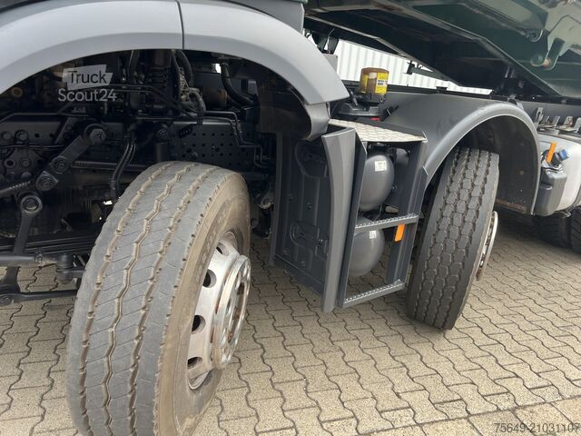 Camion-benne tricar Mercedes-Benz Arocs 3243 K 8x4 Arocs 3243 K 8x4, Ressenig Thermo Alukipper 3-S