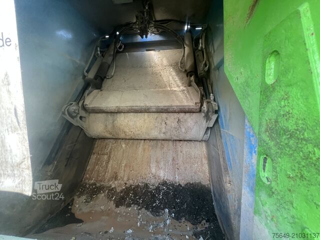 Camion à ordures Mercedes-Benz Actros 2032 LA 4x4 Actros 2032 LA 4x4, Faun Variopress 310 ca. 10m³, Zöller Schüttung