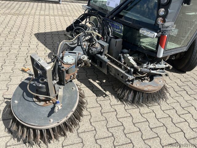 Aangepaste bestelwagen Schmidt Swingo Compact 200 4x2 Swingo Compact 200 4x2, Kehrmaschine