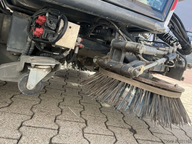 Aangepaste bestelwagen Schmidt Swingo Compact 200 4x2 Swingo Compact 200 4x2, Kehrmaschine