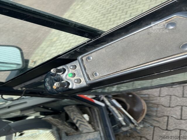 Aangepaste bestelwagen Schmidt Swingo Compact 200 4x2 Swingo Compact 200 4x2, Kehrmaschine