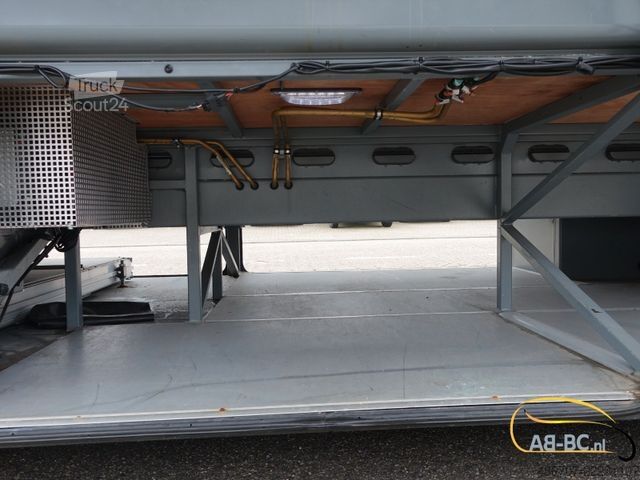 Autocar de turism MERCEDES-BENZ Intouro 49 Sitze Liftbus EURO 6