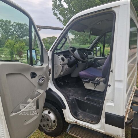 Přizpůsobená dodávka Renault Mascott
