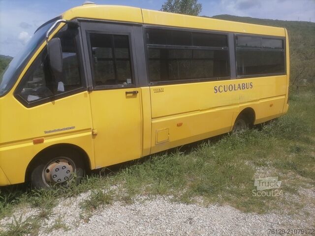 Kleinbus Iveco Bus 49E10 CACCIAMALI THESI