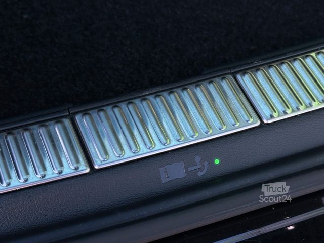 Minibus SKODA 2.0TDi DSG Style+ NAVI DCC KAMERA eHK LM19"AHK