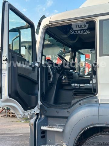 Planbil med presenning MAN TGS 26.360 6x2 LL Stapleraufnahme & Lenk/Lift