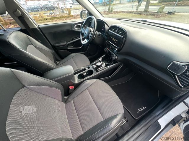 Van KIA Soul e-Soul DynamicLine 64 kWh LED Navi Kamera